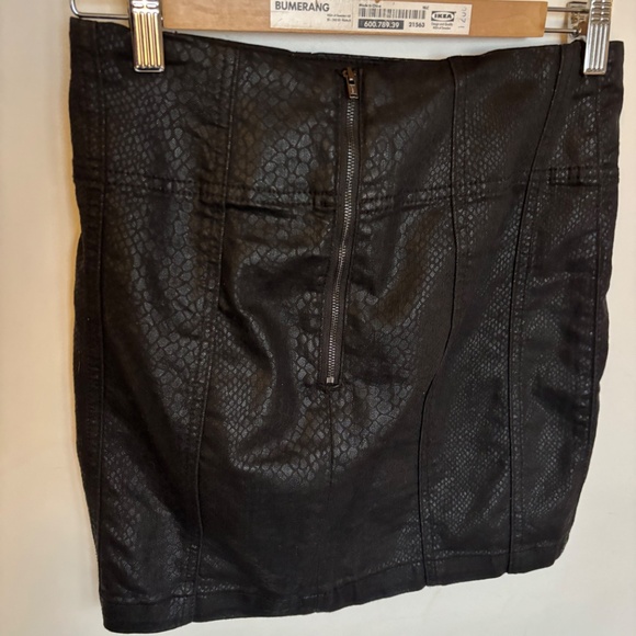 Snake skin denim skirt - Picture 2 of 3